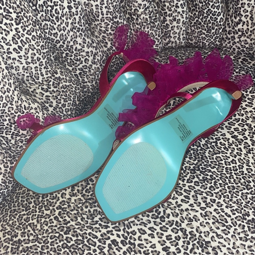 Pink ruffle heels 🩷 - Picture 6 of 9